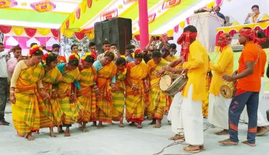 নওগাঁয় আদিবাসী সমাবেশ ও সংস্কৃতি মেলা অনুষ্ঠিত