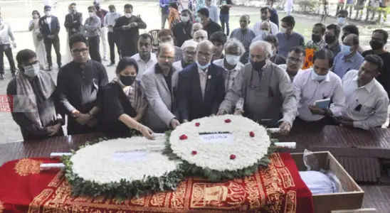 জাতীয় অধ্যাপক রফিকুল ইসলাম চিরনিদ্রায় শায়িত জাতীয় অধ্যাপক রফিকুল ইসলাম চিরনিদ্রায় শায়িত