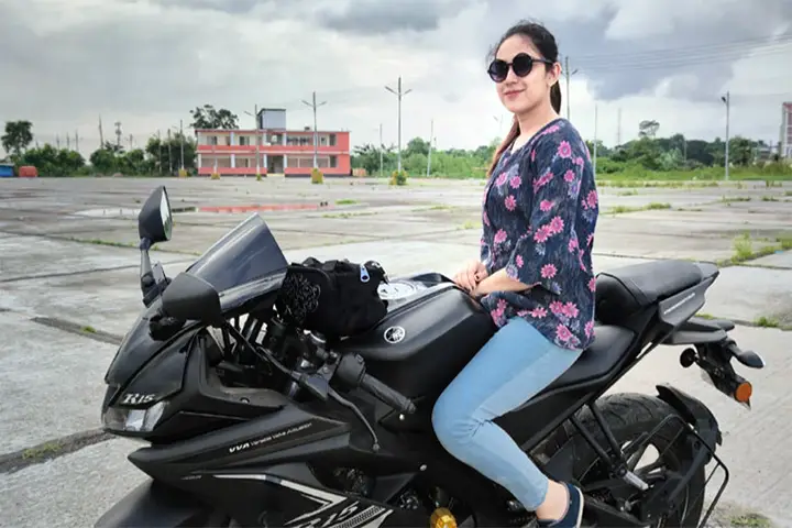 লেডি বাইকার রিয়ার আগাম জামিন লেডি বাইকার রিয়ার আগাম জামিন