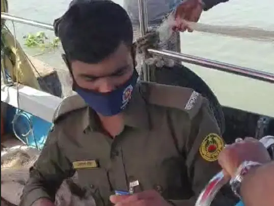 হালদায় অভিযানে ১০ হাজার মিটার অবৈধ জাল জব্দ হালদায় অভিযানে ১০ হাজার মিটার অবৈধ জাল জব্দ