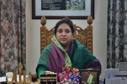 নারায়ণগঞ্জ সিটিতে আইভীই নৌকার মাঝি নারায়ণগঞ্জ সিটিতে আইভীই নৌকার মাঝি