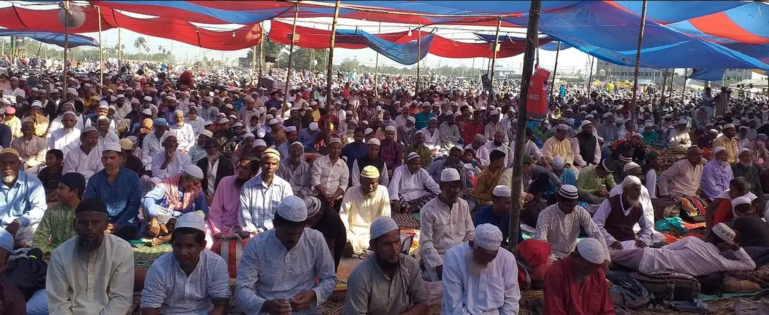 আখেরী মোনাজাতের মধ্য দিয়ে শেষ হলো ইজতেমা আখেরী মোনাজাতের মধ্য দিয়ে শেষ হলো ইজতেমা