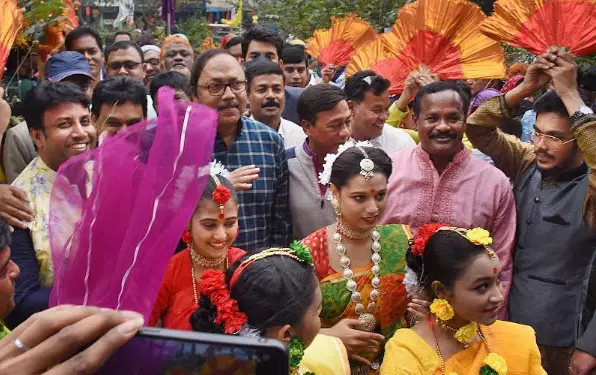 নগর ভবনে সংবর্ধনায় সিক্ত হলেন রাসিক মেয়র লিটন