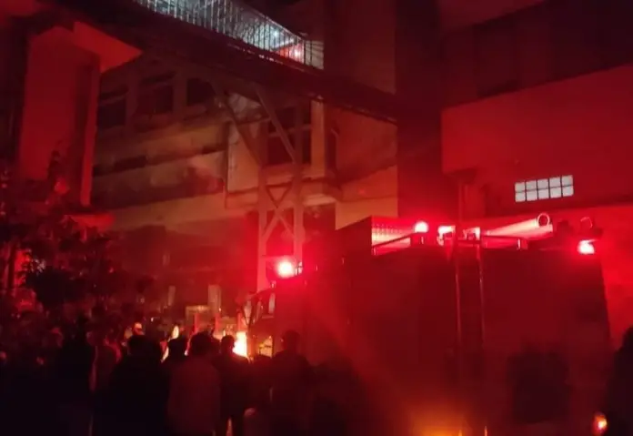 সোনারগাঁয়ে কাঁচপুর স্কয়ার নীট কম্পোজিটে আগুন সোনারগাঁয়ে কাঁচপুর স্কয়ার নীট কম্পোজিটে আগুন