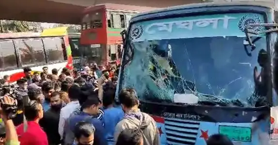 গুলিস্তানে বাসচাপায় নিহত ২ গুলিস্তানে বাসচাপায় নিহত ২