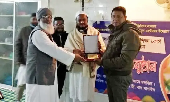 জামায়াত নেতাদের সংবর্ধনা নিয়ে এবার ভাইরাল কাটাখালীর ওসি জামায়াত নেতাদের সংবর্ধনা নিয়ে এবার ভাইরাল কাটাখালীর ওসি