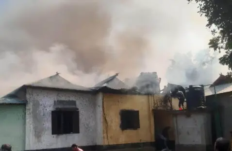 গাজীপুরে আগুনে পুড়েছে ৩৫টি বসতঘর গাজীপুরে আগুনে পুড়েছে ৩৫টি বসতঘর
