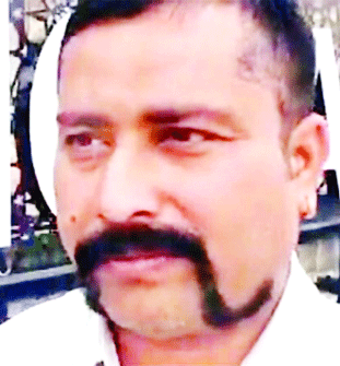 গোঁফ না ছাঁটায় সাসপেন্ড গোঁফ না ছাঁটায় সাসপেন্ড