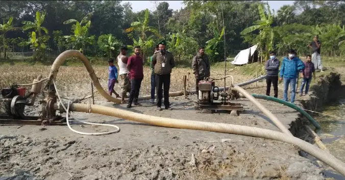 হাতিয়ায় অবৈধভাবে বালু উত্তোলন, চারটি ড্রেজার জব্দ হাতিয়ায় অবৈধভাবে বালু উত্তোলন, চারটি ড্রেজার জব্দ