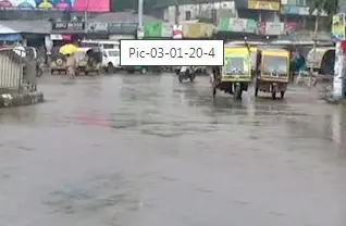 গুড়ি গুড়ি বৃষ্টি ও প্রচন্ড ঠান্ডার ফলে রাঙ্গামাটি জনজীবন বিপর্যস্ত হয়ে পড়েছে