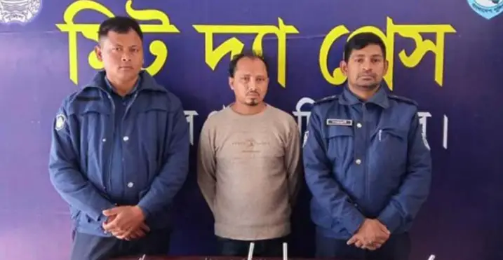 দিনাজপুরে ৬৫টি ভারতীয় সিমসহ যুবক আটক দিনাজপুরে ৬৫টি ভারতীয় সিমসহ যুবক আটক