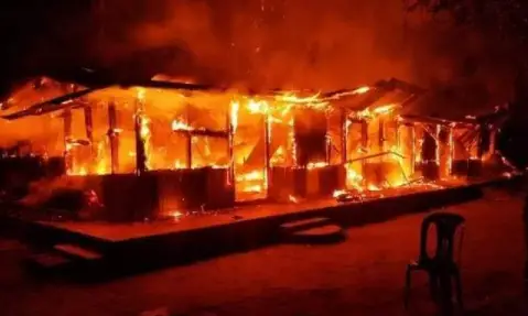 মীরসরাইয়ে অগ্নিকান্ডে বসতঘর ও দোকানঘর ভস্মীভূত মীরসরাইয়ে অগ্নিকান্ডে বসতঘর ও দোকানঘর ভস্মীভূত