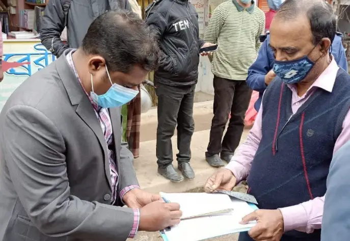 কেশবপুরে সরকারি নির্দেশনা অমান্য করায় দুই ব্যবসায়ীসহ ৩ ব্যক্তিকে জরিমানা কেশবপুরে সরকারি নির্দেশনা অমান্য করায় দুই ব্যবসায়ীসহ ৩ ব্যক্তিকে জরিমানা