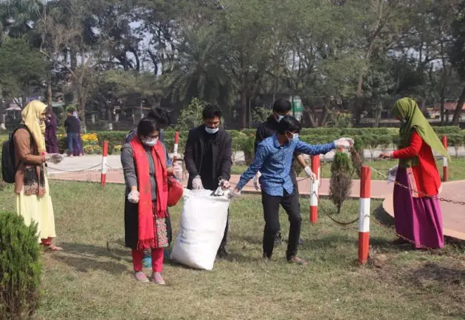 একশ বস্তা বর্জ্য কুড়ালো ইবি শিক্ষার্থীরা একশ বস্তা বর্জ্য কুড়ালো ইবি শিক্ষার্থীরা