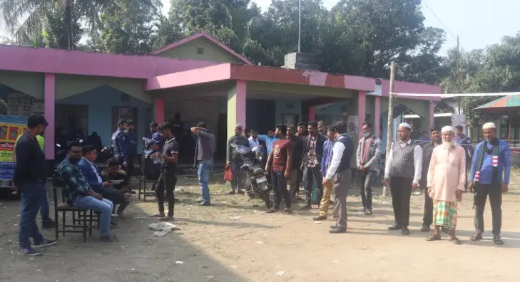 শরীয়তপুরে তুলাসার ইউনিয়নে নবনির্বাচিত চেয়ারম্যানের উপর হামলা, আহত ১০