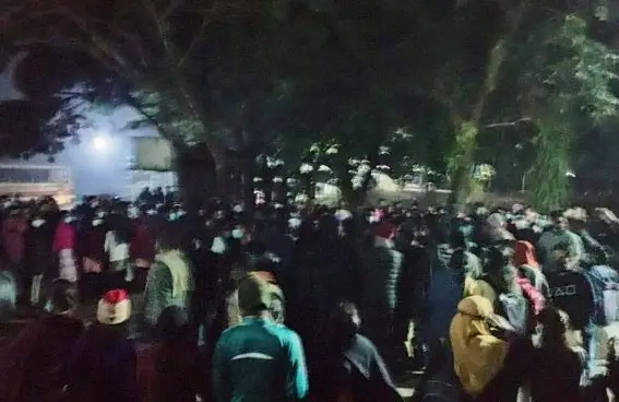 শাহজালাল বিশ্ববিদ্যালয়ে আন্দোলনরত শিক্ষার্থীদের পররাষ্ট্রমন্ত্রীর আশ্বাস শাহজালাল বিশ্ববিদ্যালয়ে আন্দোলনরত শিক্ষার্থীদের পররাষ্ট্রমন্ত্রীর আশ্বাস