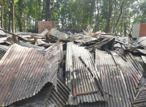 বাউফলে পূর্ব শত্রুতার জের ধরে বসত ঘর পুড়িয়ে দেয়ার অভিযোগ বাউফলে পূর্ব শত্রুতার জের ধরে বসত ঘর পুড়িয়ে দেয়ার অভিযোগ