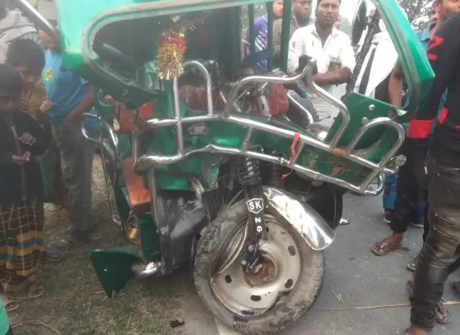 নান্দাইলে ইজিবাইক-ট্রলি মুখোমুখি সংঘর্ষে চালক নিহত ॥ আহত চার