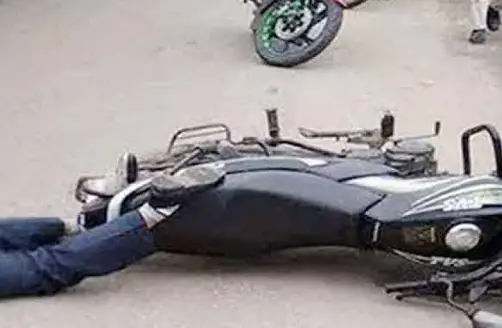 সৈয়দপুরে মাইক্রোবাসের ধাক্কায় মোটরসাইকেল আরোহী নিহত ॥ আহত দুই সৈয়দপুরে মাইক্রোবাসের ধাক্কায় মোটরসাইকেল আরোহী নিহত ॥ আহত দুই