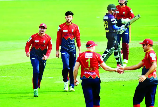 সাকিবের হাসিতে শুরু বিপিএল সাকিবের হাসিতে শুরু বিপিএল