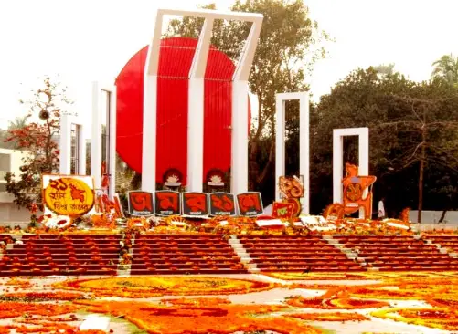 শহীদ মিনারে ফুল দিতে গেলে টিকা সনদ বাধ্যতামূলক শহীদ মিনারে ফুল দিতে গেলে টিকা সনদ বাধ্যতামূলক
