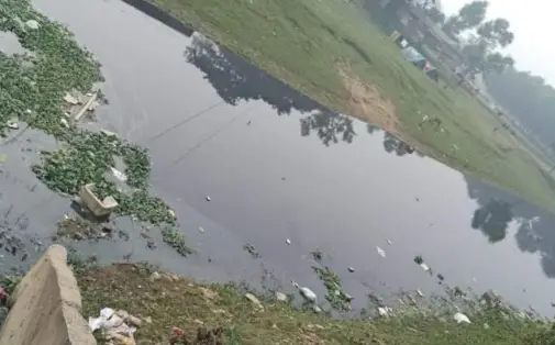 মাধবপুরে শিল্পের দুষিত বর্জ্যরে পানিতে নদী নালার পানি কালো মাধবপুরে শিল্পের দুষিত বর্জ্যরে পানিতে নদী নালার পানি কালো