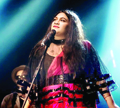 তাশফির ‘আলো’ প্রকাশ তাশফির ‘আলো’ প্রকাশ