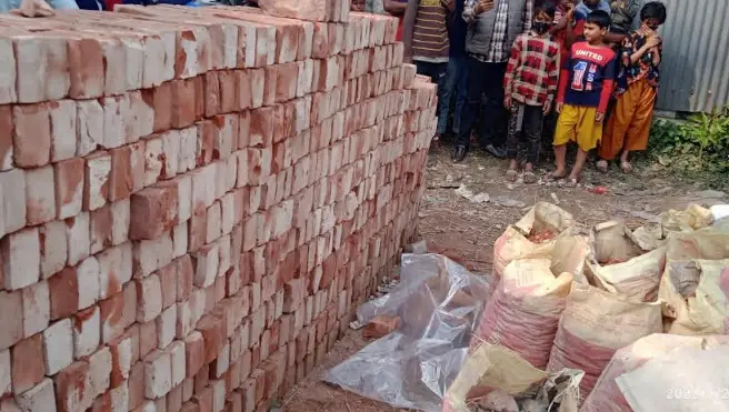 ধামরাইয়ে অজ্ঞাত নারীর মরদেহ উদ্ধার ধামরাইয়ে অজ্ঞাত নারীর মরদেহ উদ্ধার