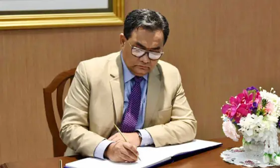 সস্ত্রীক করোনামুক্ত প্রধান বিচারপতি সস্ত্রীক করোনামুক্ত প্রধান বিচারপতি