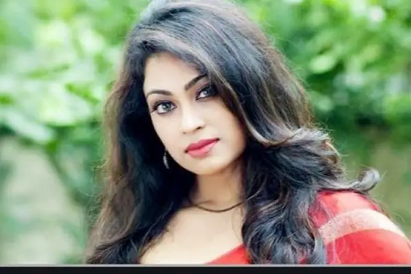 আড়ালে থাকার কারণ জানালেন অভিনেত্রী পপি আড়ালে থাকার কারণ জানালেন অভিনেত্রী পপি