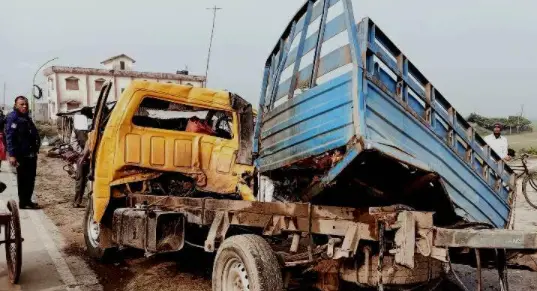 নেত্রকোনায় সড়ক দুর্ঘটনায় পিকআপ চালক নিহত