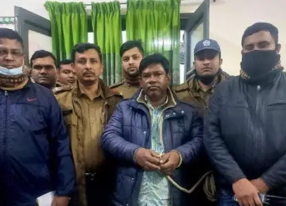১৮টি টিকিটসহ টিকিটকালোবাজারী দেলোয়ার হোসেনকে গ্রেফতার ১৮টি টিকিটসহ টিকিটকালোবাজারী দেলোয়ার হোসেনকে গ্রেফতার