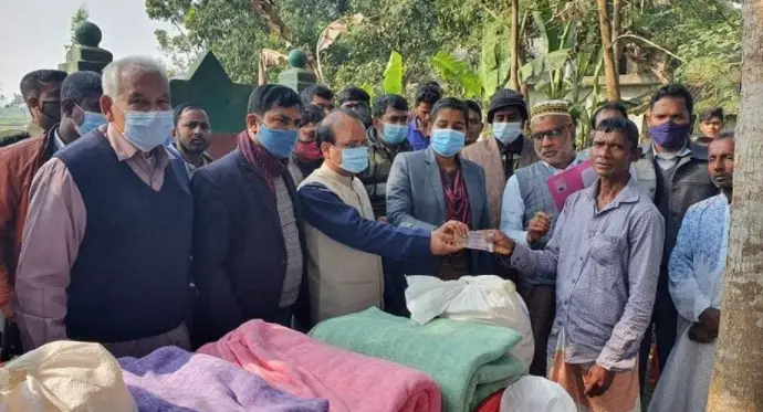 নীলফামারীতে ট্রেন দুর্ঘটনায় হতাহত পরিবারগুলোর মাঝে সহায়তা প্রদান নীলফামারীতে ট্রেন দুর্ঘটনায় হতাহত পরিবারগুলোর মাঝে সহায়তা প্রদান