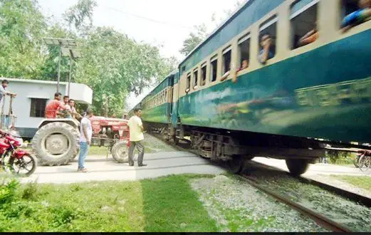 নীলফামারীর অরক্ষিত লেভেলক্রসিং গুলোতে দুর্ঘটনায় প্রাণহানি বাড়ছে