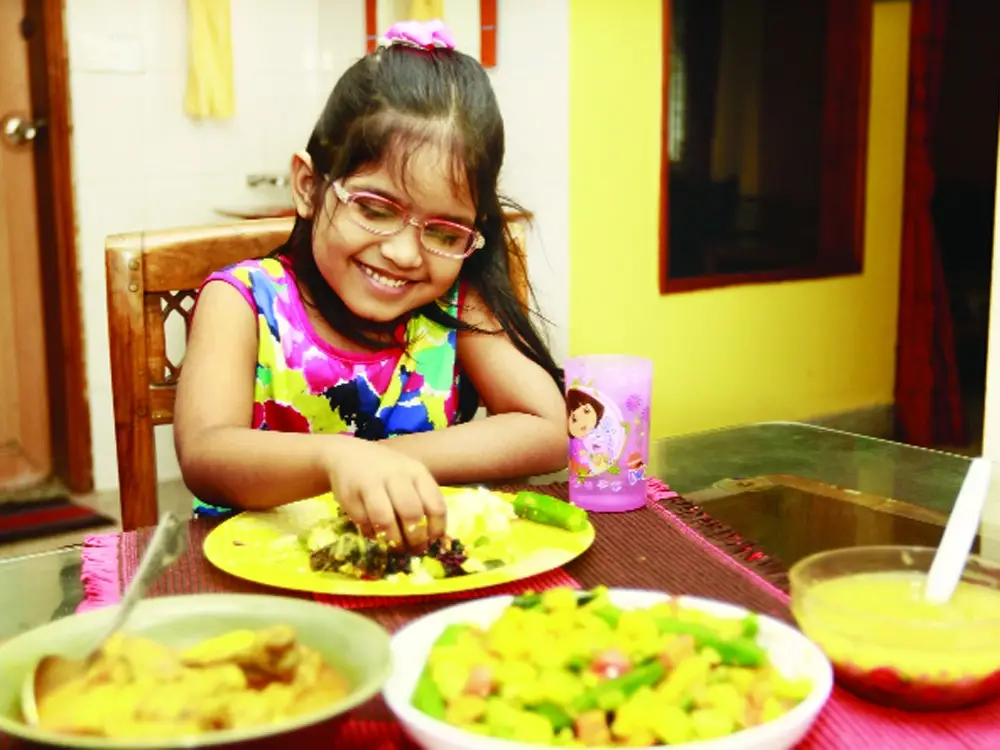 শিশুকে যে ৭ খাবার খেতে দেবেন না শিশুকে যে ৭ খাবার খেতে দেবেন না