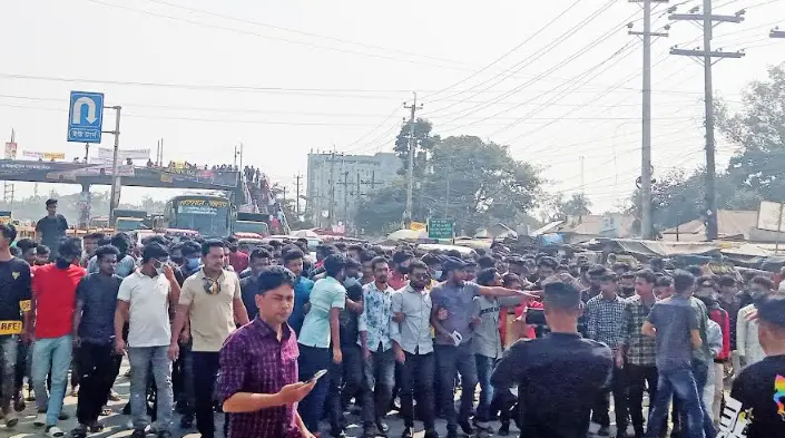 ভালুকায় ছাত্রলীগের নতুন কমিটি বাতিলের দাবিতে বিক্ষোভ ও মহাসড়ক অবরোধ ভালুকায় ছাত্রলীগের নতুন কমিটি বাতিলের দাবিতে বিক্ষোভ ও মহাসড়ক অবরোধ