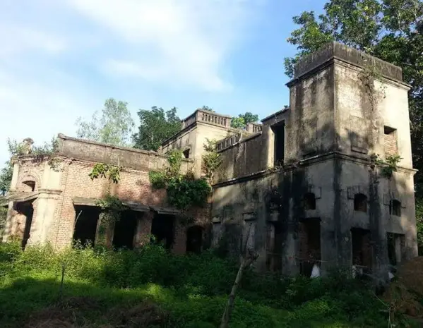 বিরামপুরে কালের সাক্ষী রক্ষুণি বাবুর জমিদার বাড়ি বিরামপুরে কালের সাক্ষী রক্ষুণি বাবুর জমিদার বাড়ি