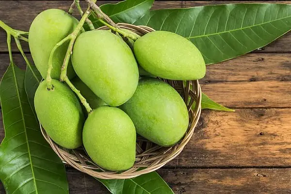 কাঁচা আম না শুকিয়েই আচার তৈরি করবেন যেভাবে কাঁচা আম না শুকিয়েই আচার তৈরি করবেন যেভাবে