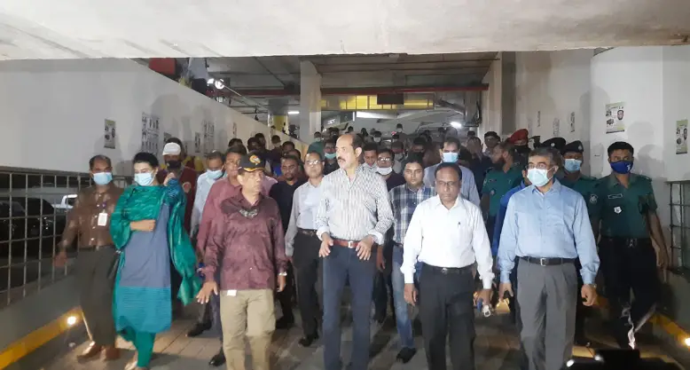 পরিষ্কার অভিযান শুরু করলেন মেয়র আতিক পরিষ্কার অভিযান শুরু করলেন মেয়র আতিক