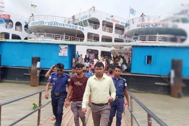 চরফ্যাশনে অতিরিক্ত টোল নেয়ায় এক যুবকের জরিমানা চরফ্যাশনে অতিরিক্ত টোল নেয়ায় এক যুবকের জরিমানা