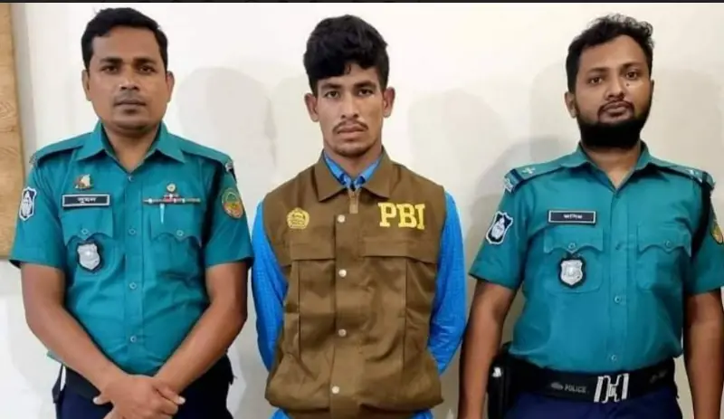 টঙ্গীতে স্কুল ব্যাগে মাদক তল্লাশী কালে ভূয়া পিবিআই পুলিশ গ্রেফতার টঙ্গীতে স্কুল ব্যাগে মাদক তল্লাশী কালে ভূয়া পিবিআই পুলিশ গ্রেফতার