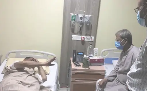 মির্জা আব্বাসকে দেখতে হাসপাতালে ফখরুল মির্জা আব্বাসকে দেখতে হাসপাতালে ফখরুল