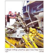 গাজীপুরে ট্রেন পিকআপ সংঘর্ষে নিহত ৩ গাজীপুরে ট্রেন পিকআপ সংঘর্ষে নিহত ৩