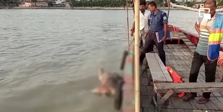 মেঘনা থেকে অজ্ঞাতনামা ব্যাক্তির মরদেহ উদ্ধার মেঘনা থেকে অজ্ঞাতনামা ব্যাক্তির মরদেহ উদ্ধার