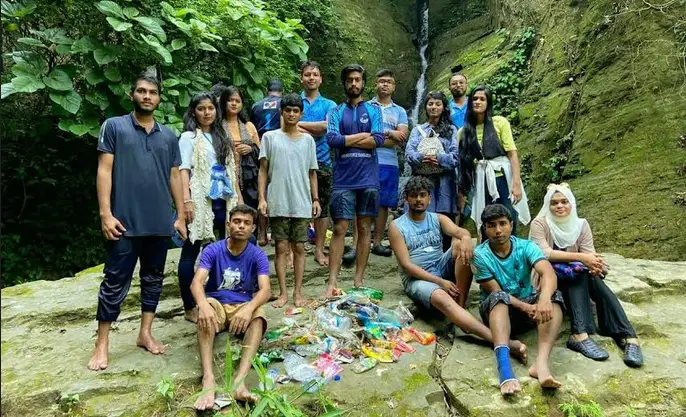 প্লাস্টিক পরিষ্কার করলো সোনাইছড়ি ট্রেইলে জবি ট্যুরিজম সোসাইটি