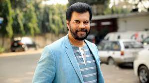 ‘তালাশ’ সিনেমা দেখার আমন্ত্রণ জানালেন ইলিয়াস কাঞ্চন
