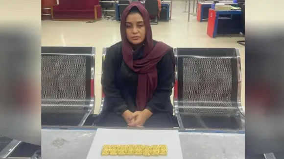 শাহজালালে ৮টি সোনার বারসহ নারী যাত্রী আটক