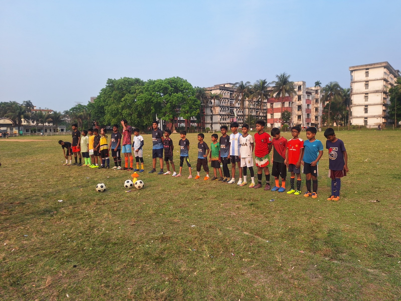 সঠিক-উন্নতমানের প্রশিক্ষণ পেলে পিডিবি ফুটবল একাডেমির এই ক্ষুদে প্রশিক্ষণার্থীরা একসময় কুশলী ফুটবলারে পরিণত হবে