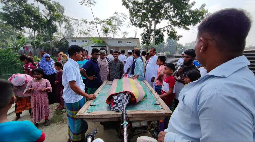 যুবকের মরদেহ।