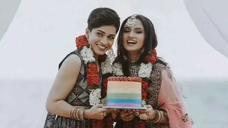 সমকামী নারী জুটির ওয়েডিং ফটোশ্যুট সমকামী নারী জুটির ওয়েডিং ফটোশ্যুট